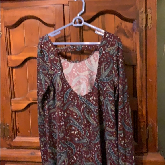Long sleeve paisley dress with scoop back - Picture 2 of 3